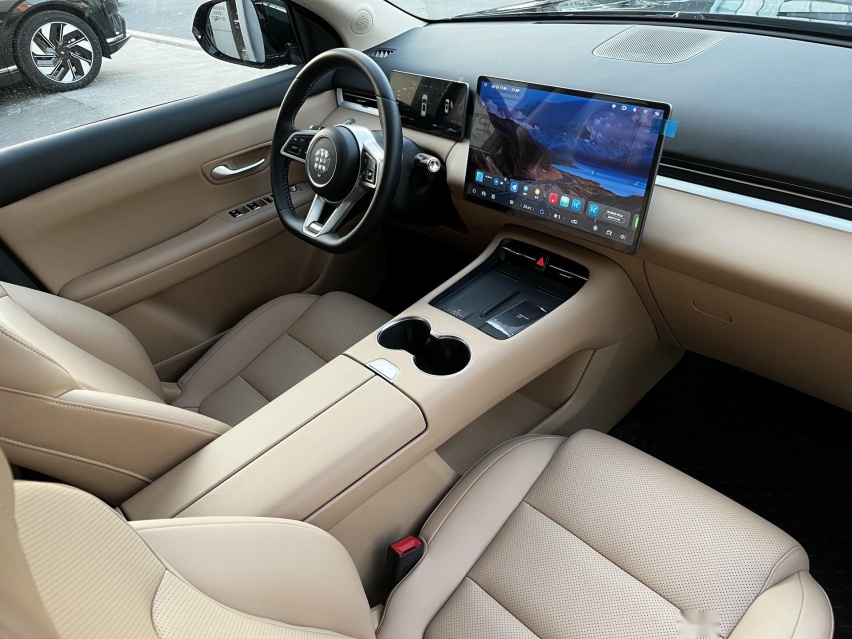 问界M7平替？蓝电E5 PLUS到店，配华为车机，续航1300km