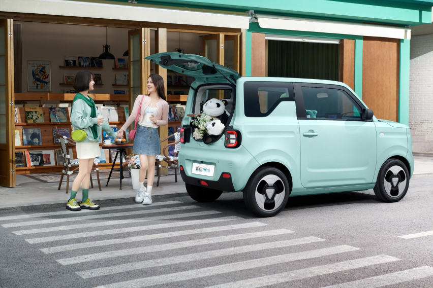 真优惠，无套路！熊猫mini龙腾版3.99万元超值上市，续航200km