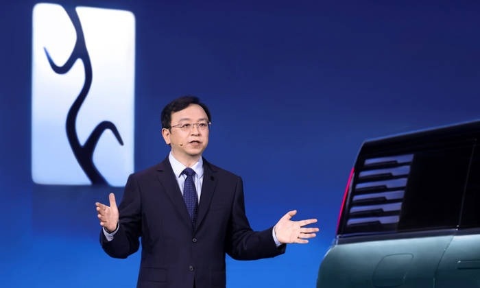 怎一个“卷”字了得！理想L7、吉利银河L7较劲却牵出了宝马L7