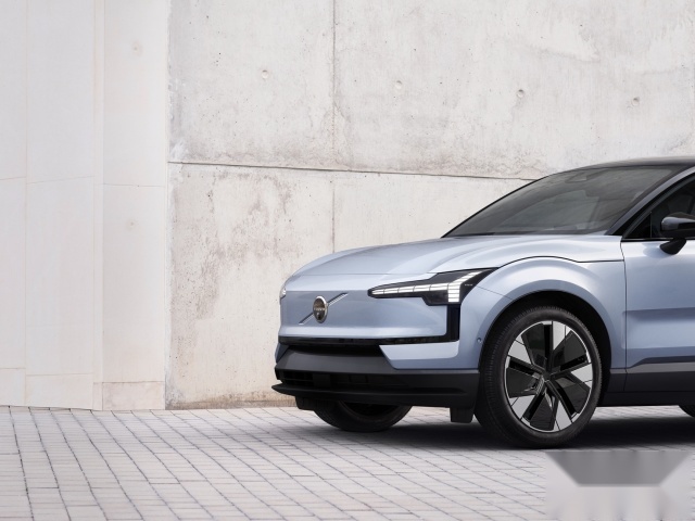 身形精致 大有乾坤 沃尔沃全新小型纯电SUV EX30开启全球首秀