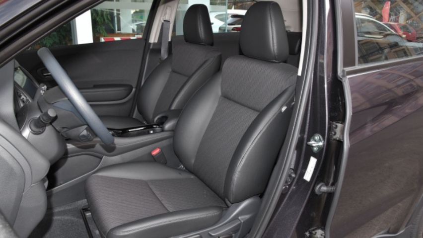 15万预算买家用SUV，选丰田紧凑型，还是本田小型？