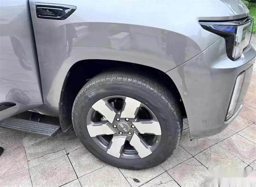 【E汽车】北京BJ60魔核电驱版实车曝光