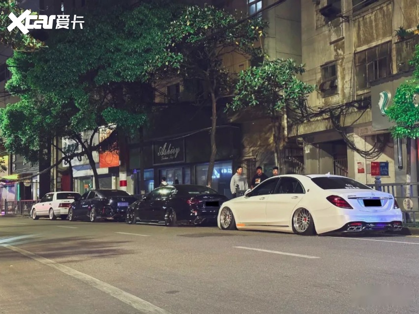低趴姿态风的奔驰S320，为什么只有