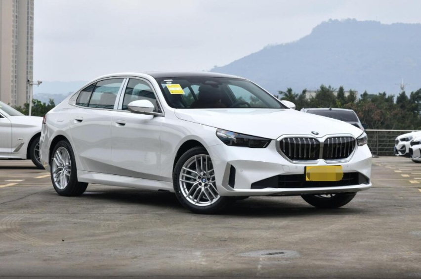 宝马530Li xDrive上市了！售价50.59万元，新增xDriv