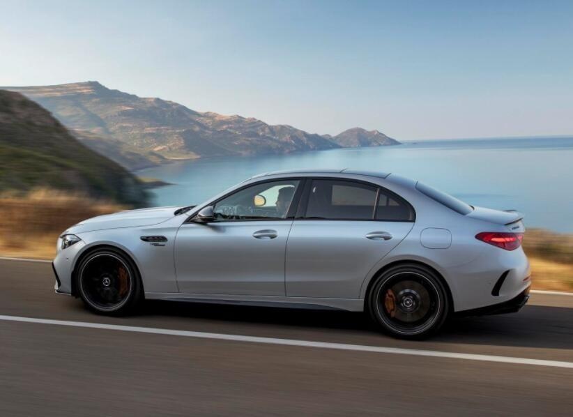 以AMG的荣誉！百公里3.4秒，梅赛德斯-AMG C 63 S全球首发