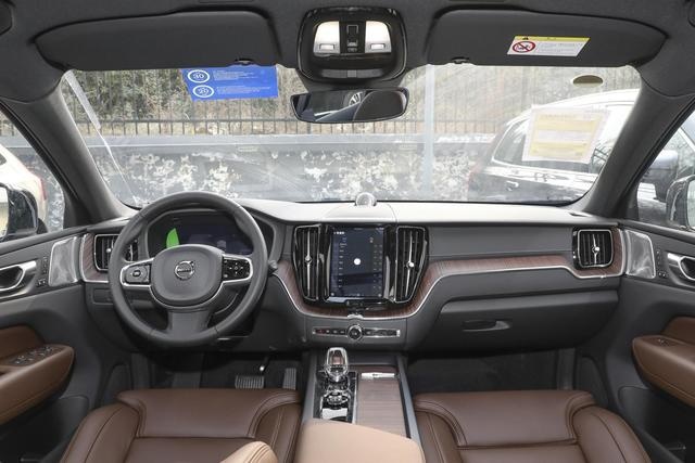 52.39万起，新款沃尔沃XC60 T8插混版上市，产品力如何？