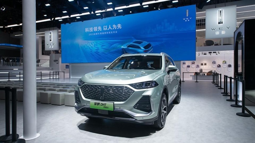 车企AI大模型陆续上车，我们离车机功能要付费不远了？