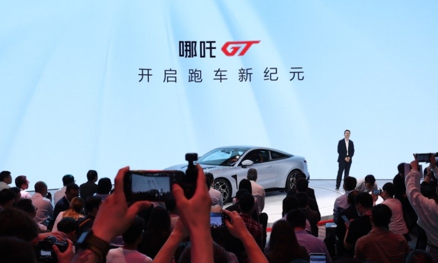 中国唯一双门四座纯电跑车哪吒GT售价17.88万元起，贵吗？