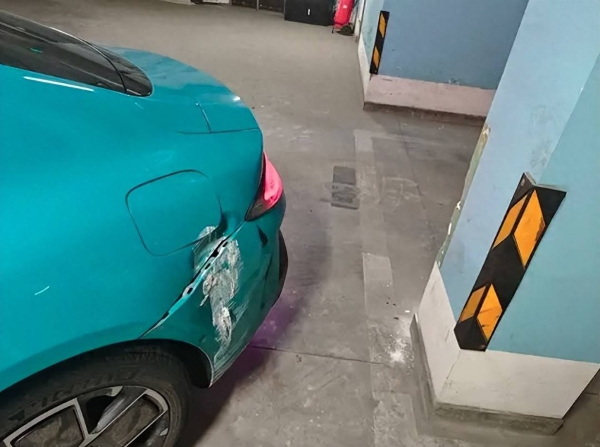 小米SU7自动泊车“失控”，雷军智驾承诺成空谈？