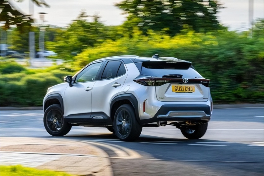 家族又添新员 YARiS Cross GR Sport官图发布