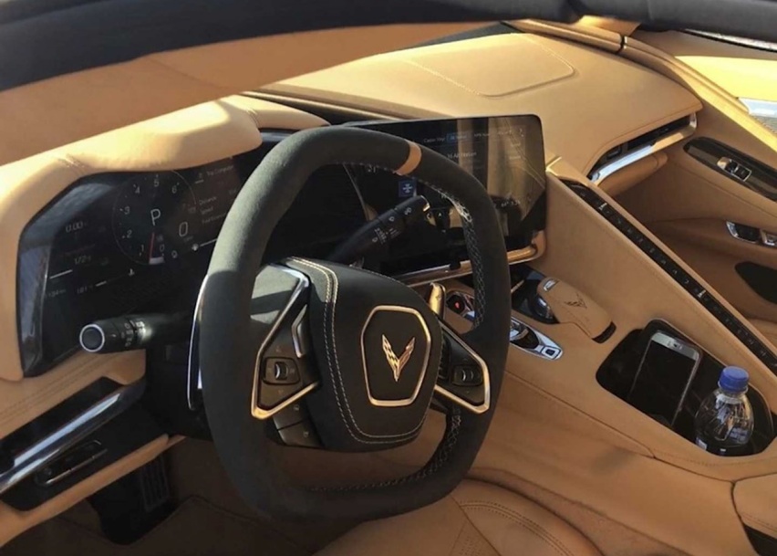 新科尔维特搭载6.2L V8发动机，3秒破百，堪称“速度无极