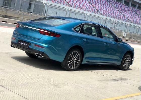 吉利再造“最美车”，颜值如S60，尺寸比速腾大，动力高出思域