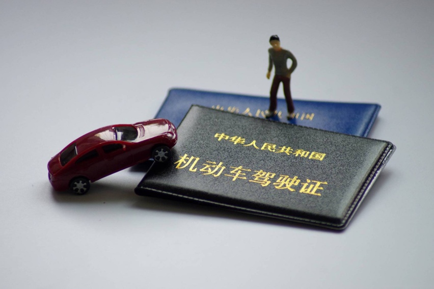 又一款五菱小车曝光，瞄准快递、外卖市场，三蹦子末日到了？