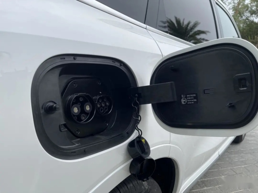 纯电204km超长续航,竞品是理想one ?试驾摩卡DHT-PHEV