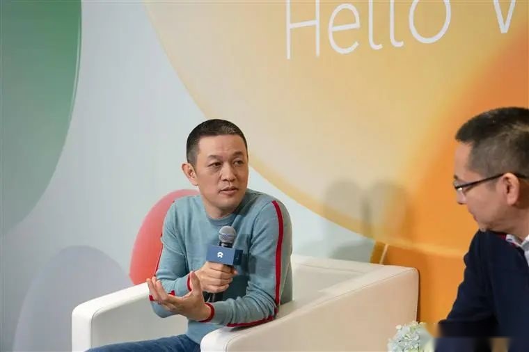 蔚来“向下”，比亚迪“向上”，新能源车市场内卷加剧
