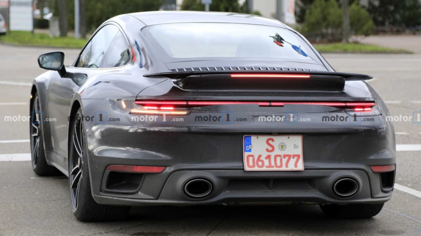 保时捷911 Turbo曝光，主动套件加持，01加速2.5秒