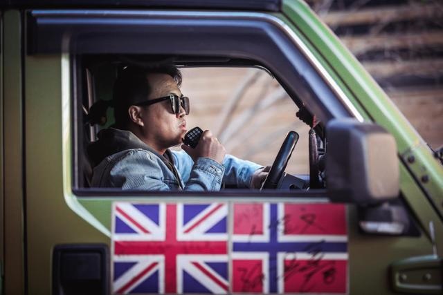 越行越野丨环球旅行要几步？裸辞、买车、带上媳妇儿，出发！