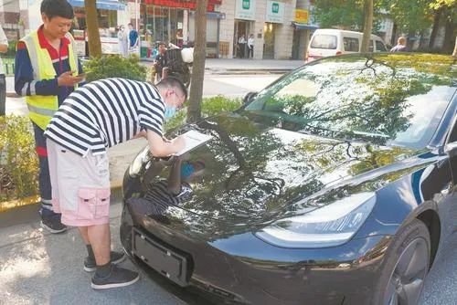 特斯拉手撕拼多多，枪响之后马斯克和黄峥谁是赢家？