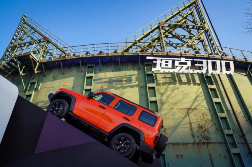 19.98万起售，新增2.0T+9AT轻混，新款坦克300的实力究竟如