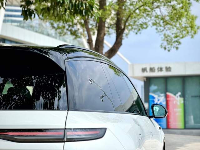 试驾蔚来全新ES8：什么是拿捏未来的「绝对力量」？
