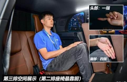 全新7座豪华SUV奔驰GLB亮相广州车展，竞争宝马X1谁会赢
