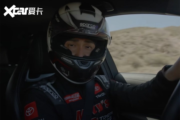 当漂移车手碰上卡罗拉，没想到86都得举白旗？