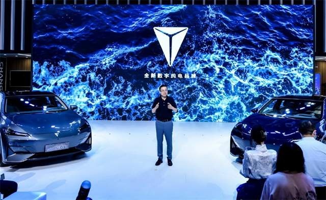 长安深蓝SL03对标Model 3，是不是用力过猛？