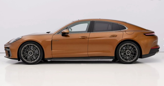 保时捷新款Panamera！全系车型涨价 依旧标杆行政轿跑