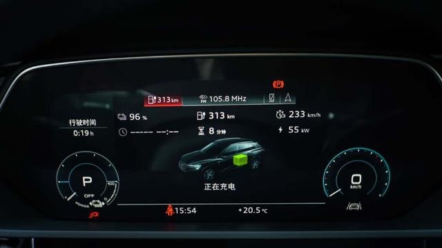 别被续航遮蔽双眼 奥迪 e-tron其实是一款真正的高性能纯电SUV