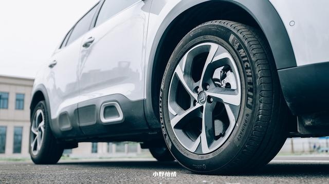 这台SUV开起来不一般，天逸 C5 AIRCROSS驾控体验强在哪？