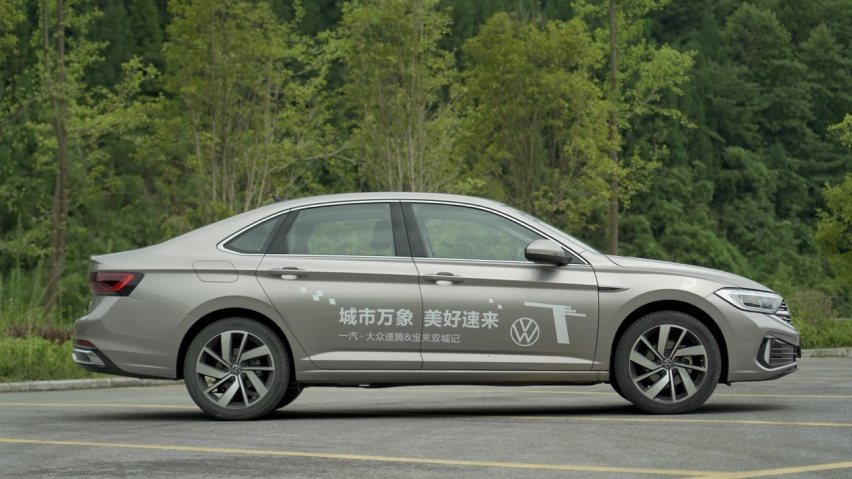 身手全面无短板！试驾全新速腾300TSI