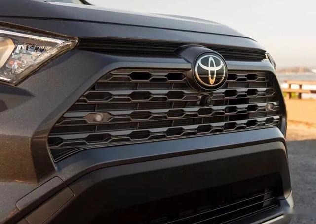 路过的同学看过来，10月最重磅的新车，全新一代丰田RAV4购