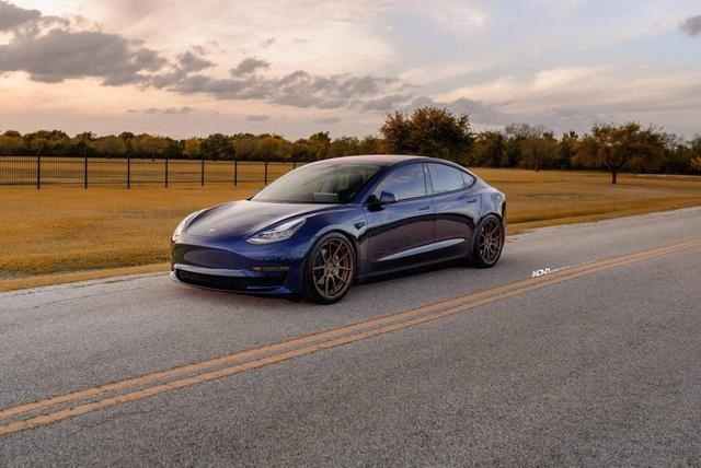 【80君快讯】国产特斯拉Model 3售价跌破30万