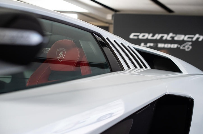 兰博基尼复刻经典Countach LPI 800-4