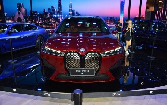 2021广州车展：豪华中大型纯电SUV，宝马iX惊艳上市！