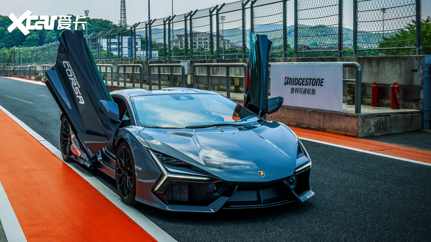 普利司通搏天族POTENZA® Sport轮胎亮相兰博基尼绍兴赛道日