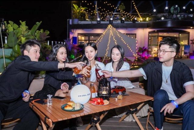 “鲜游都市，奇趣黑夜”拥有广汽Honda缤智，开启全球精享生活
