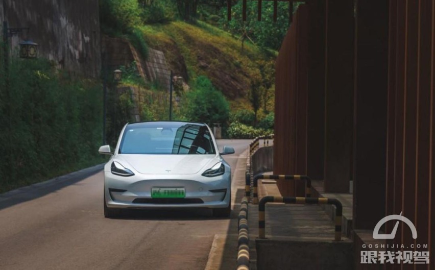 未来汽车“代言人”花落谁家？小鹏P5实力PK特斯拉毛豆3