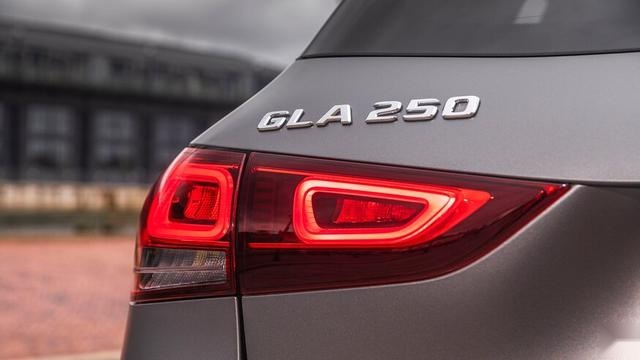 新一代奔驰GLA北美售价公布，起售价不足4万美元，仍比老款贵