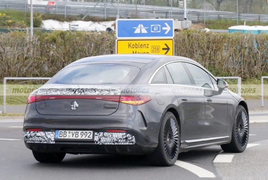 梅赛德斯-AMG EQS赛道测试谍照 有望年底全球首发