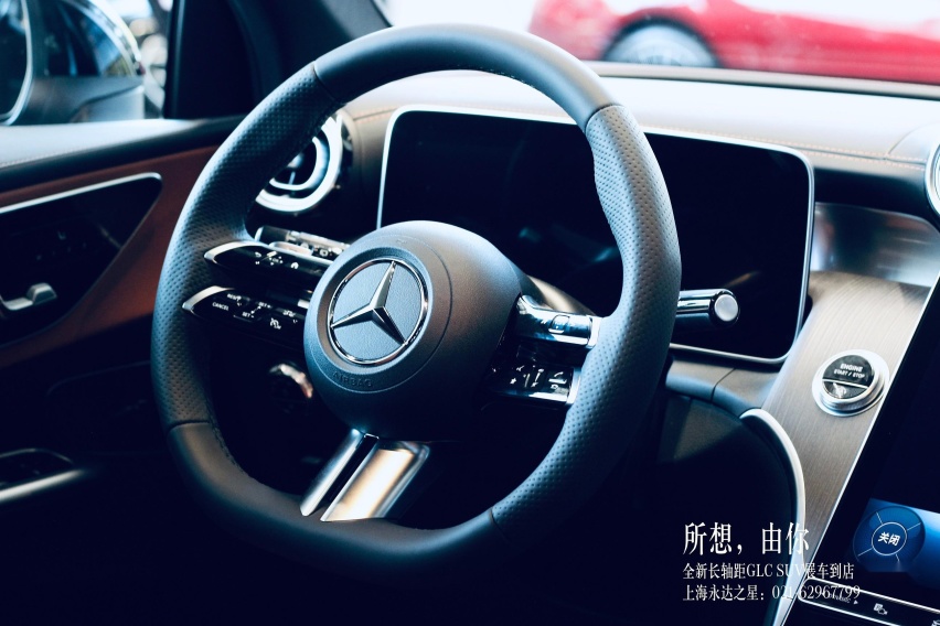 梅赛德斯-奔驰全新长轴距GLC SUV 上海展车已到店