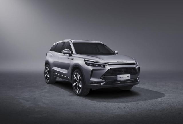 又一款叫X7的新车上市，定位紧凑型SUV，10.49万起步