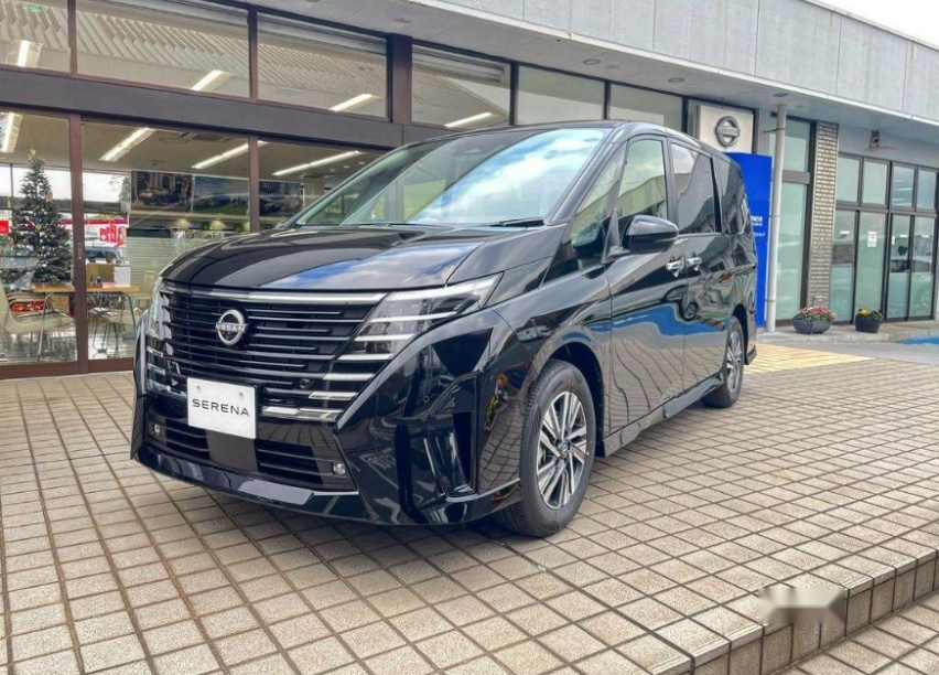 全新日产Serena到店实拍，定位中型MPV，海外售价约14万人民币起