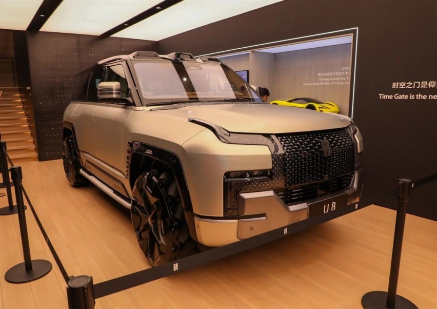“1000万内最好的豪华SUV”是问界M9，那仰望U8什么水平？