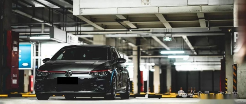 走街风的大众8代高尔夫GTI，一切都拿捏得恰到好处