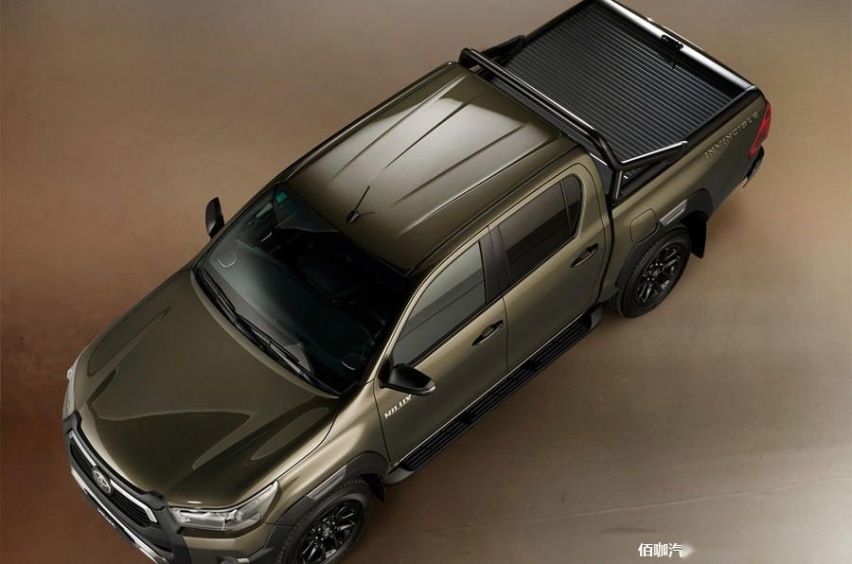 1200-toyota-hilux-2020-static-overhead.jpg