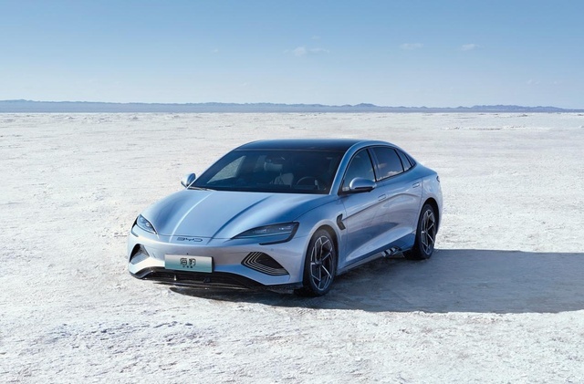 冠军版最高降2.3万，新增700公里续航版，海豹降维打击Model 3