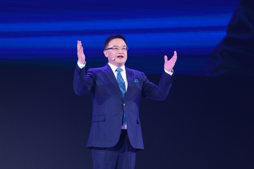 东风汽车发布马赫电混PHREV技术 东风风神L7全球首发