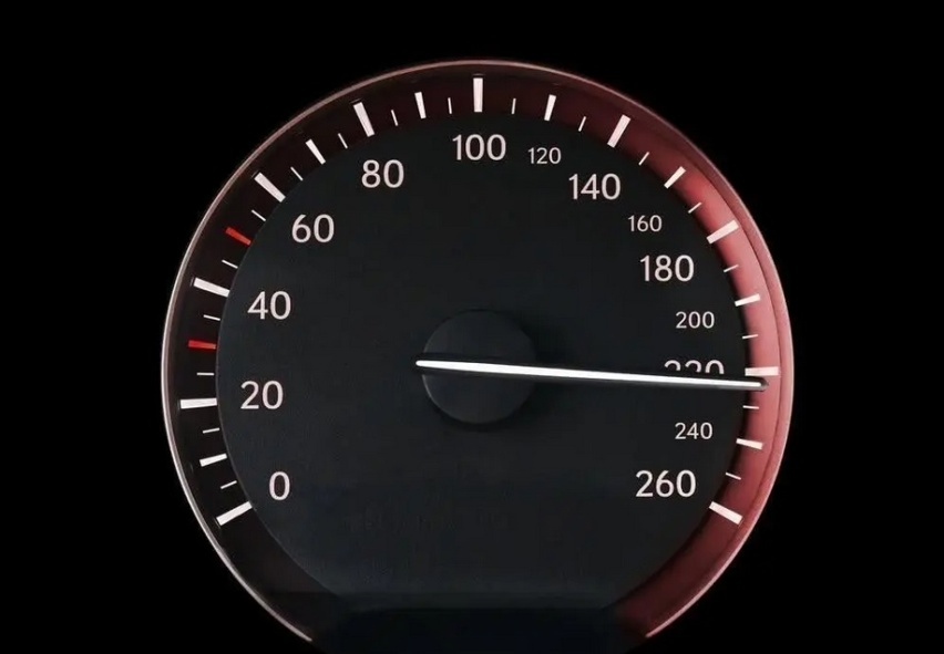 一到节假日就堵车，你认为国内高速120km的限速是否要调整？