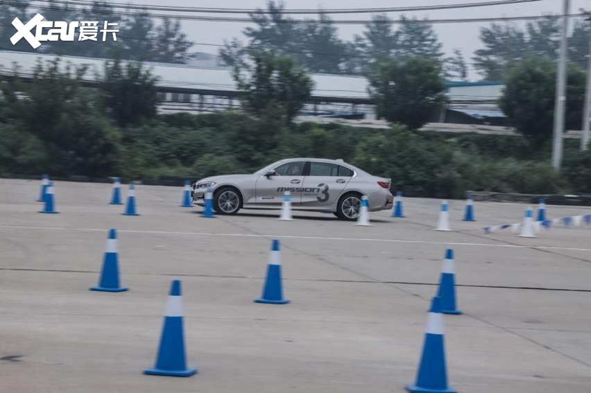 何不，在“金卡纳”赛道里“飙”一把全新BMW 3系